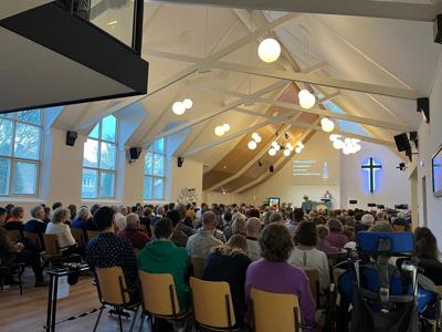 Kerkdienst staand
